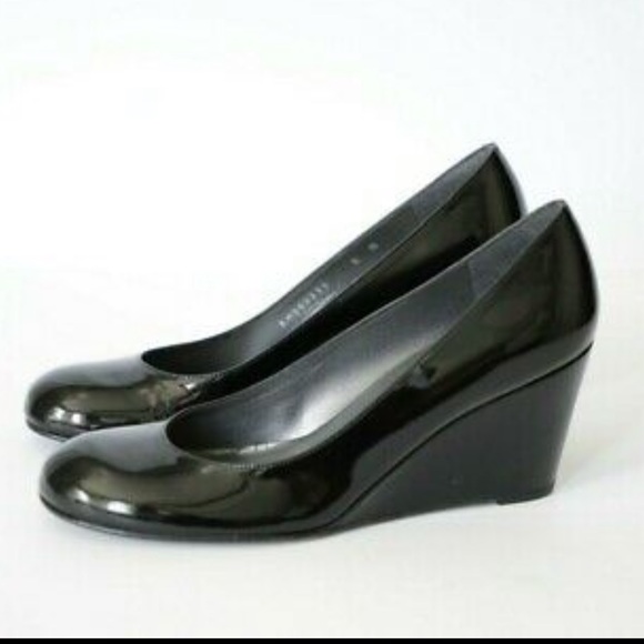 Stuart Weitzman Luna Black Patent Leather Round Toe Wedge Pumps